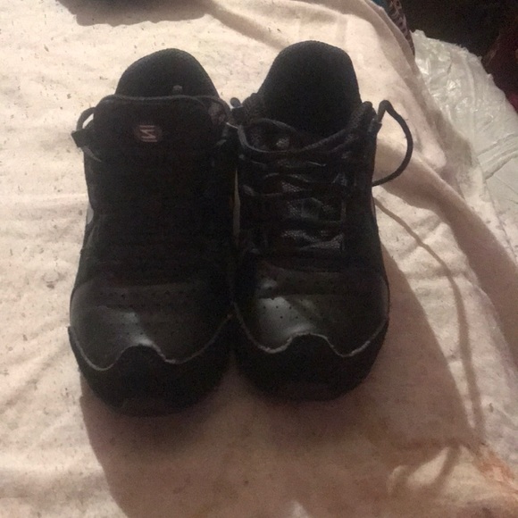 Black sneakers - Picture 2 of 2